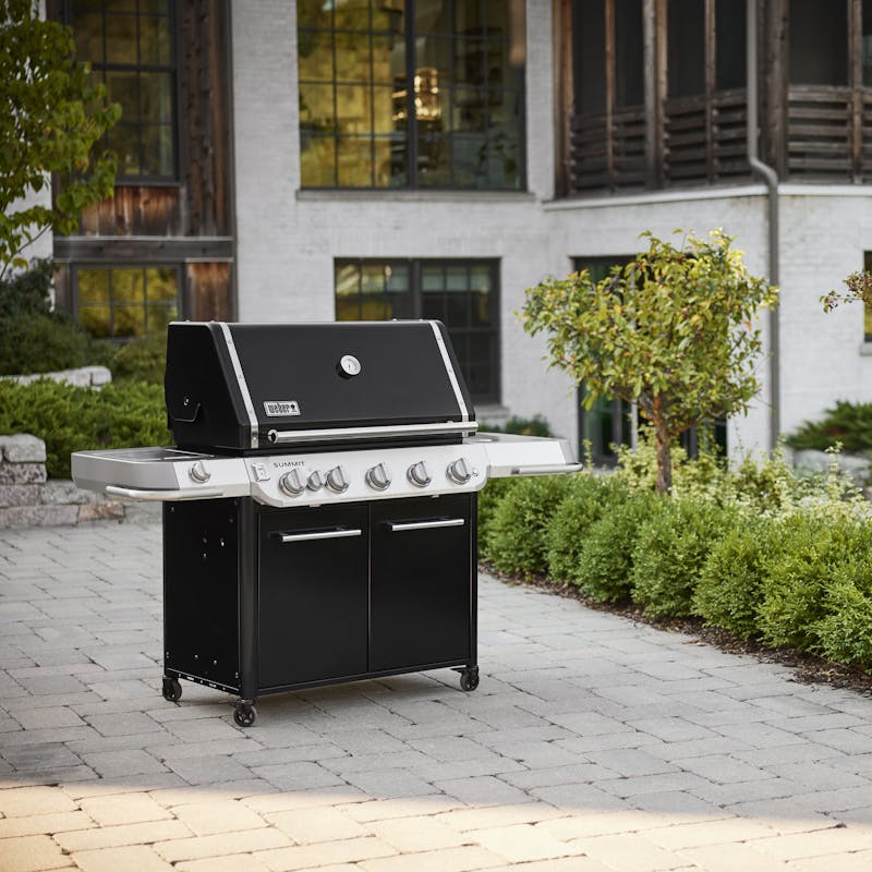 Summit® FS38 Gas Barbecue Black (LPG) | Gas BBQs NZ | Weber NZ | BBQ | Outdoor Concepts
