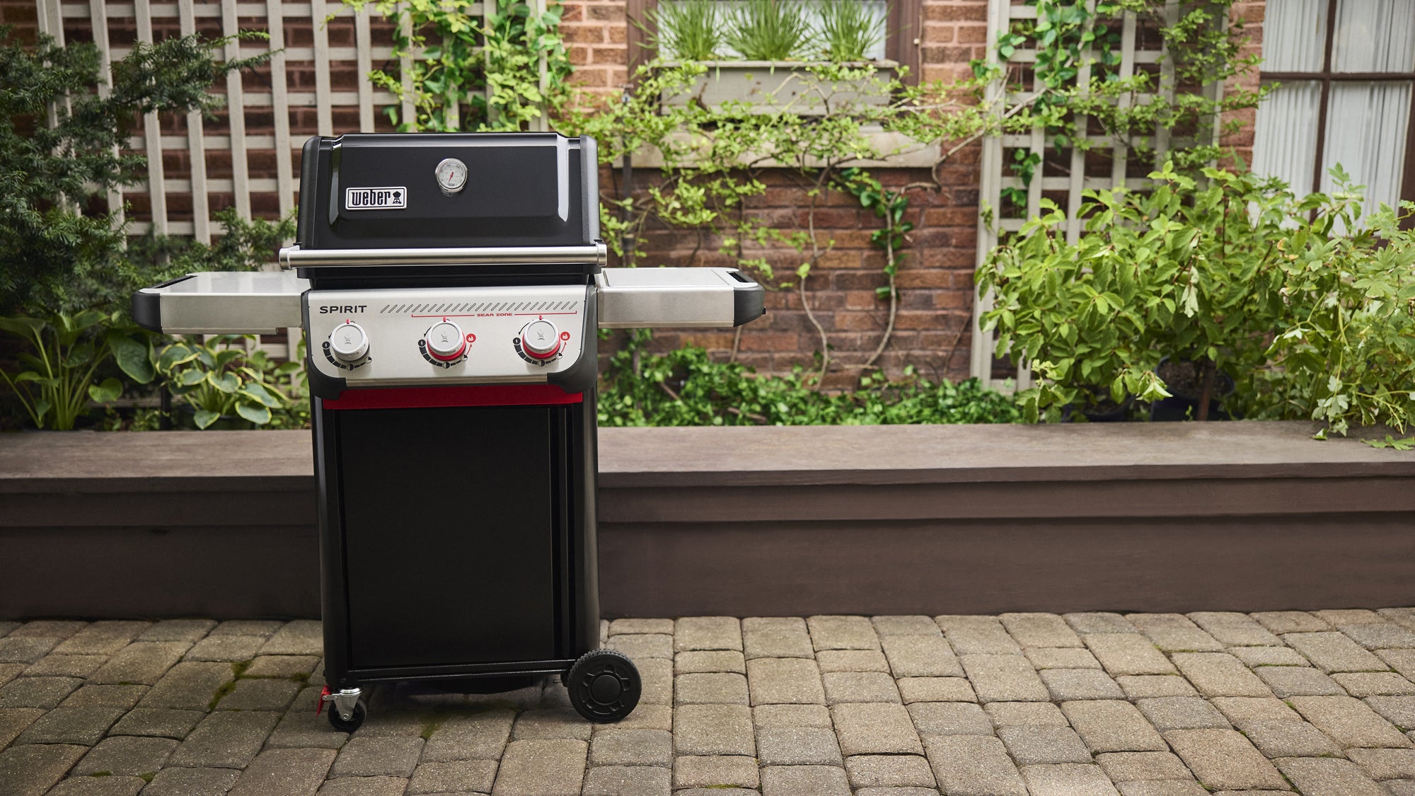 Weber® Spirit® E-325 3-Burner Gas Barbecue (LPG) | Gas BBQs NZ | Weber NZ | 3 Burners,Gas BBQ | Outdoor Concepts