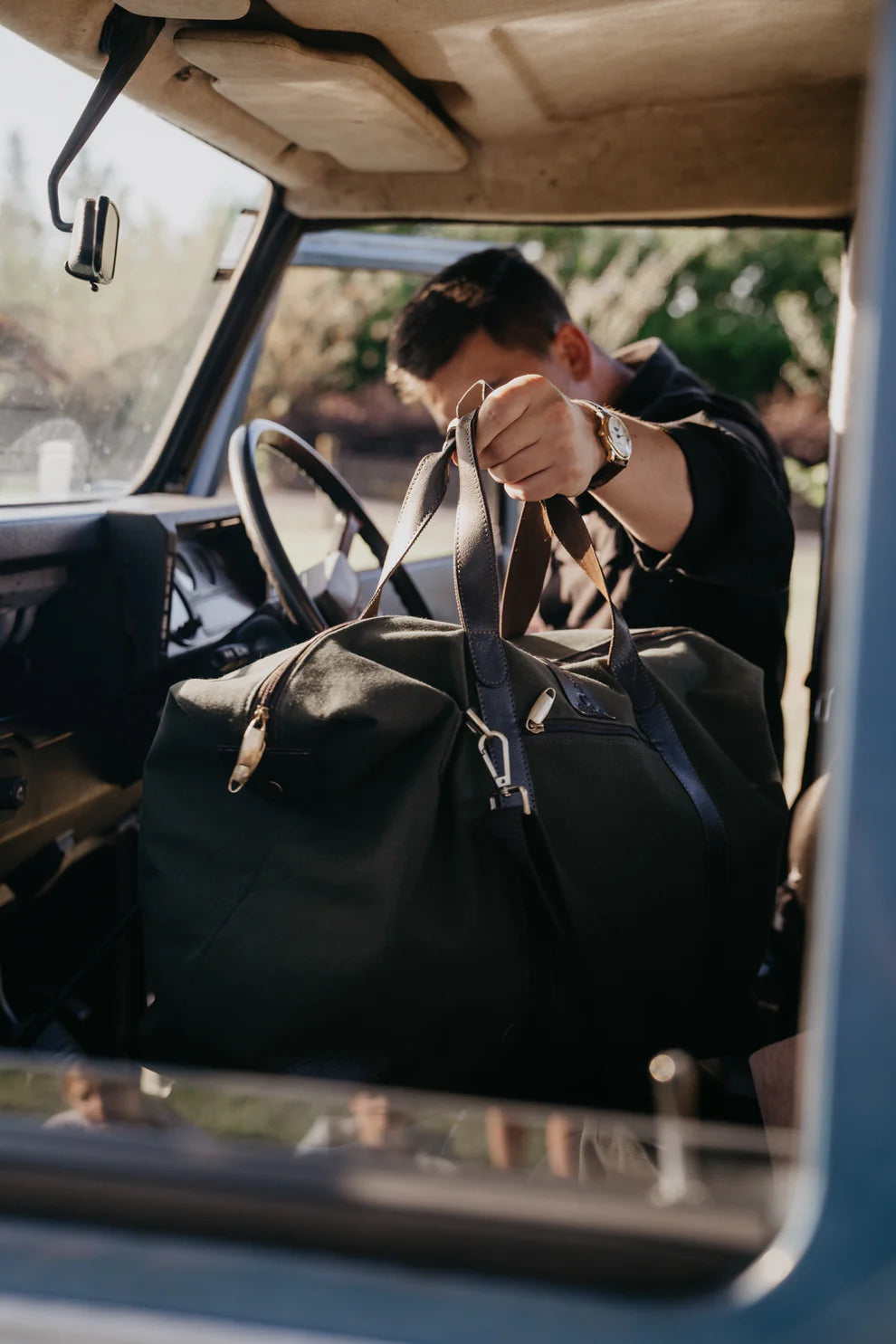 Coral and Cam Large Weekend Bag Canvas / Leather - British Olive Green | Accessories NZ | Coral and Cam NZ | Accessories,outdoor | Outdoor Concepts