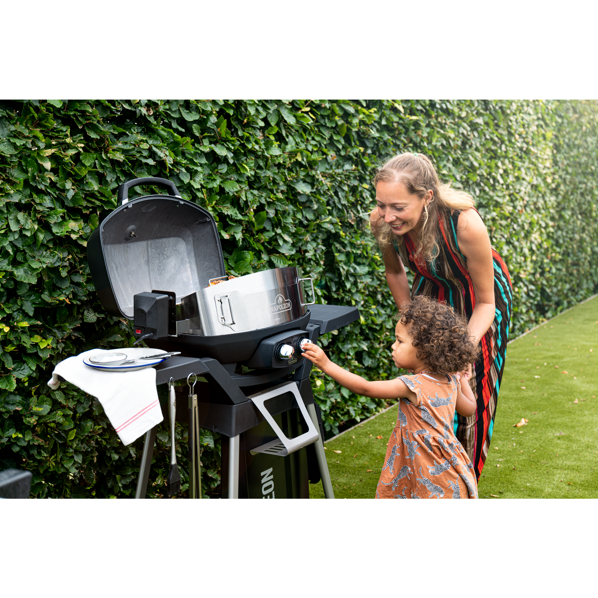 Napoleon TravelQ PRO285 Portable Gas Grill Cart Stand | NZ | Napoleon NZ | BBQ accessories,Created by Product Upload,grill stand,Napoleon,portable grill cart,PRO285,TravelQ | Outdoor Concepts