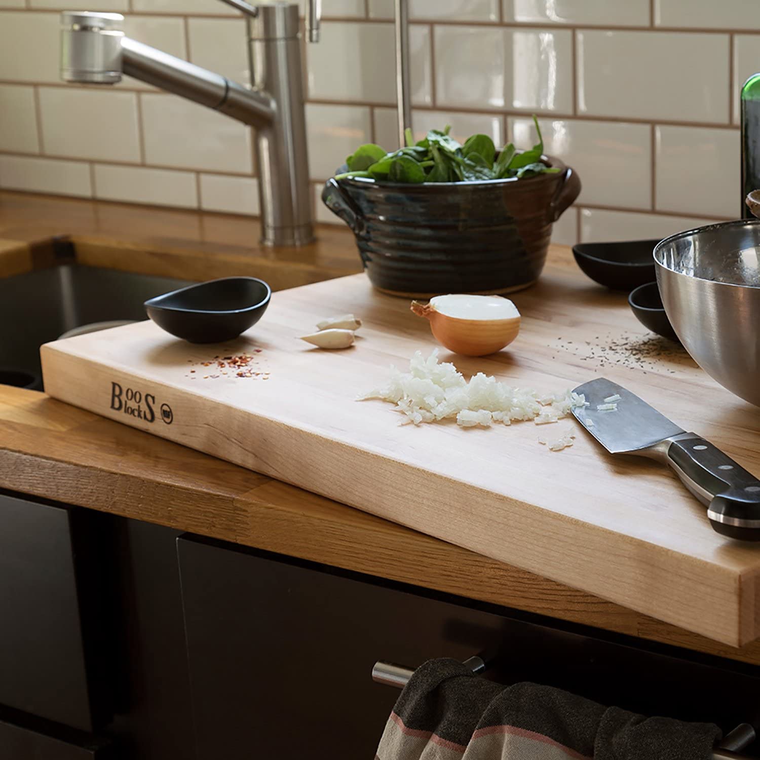 Boos Block Maple Wood Edge Grain Reversible Cutting Board - 61 x 46 x 4cm 8.2kg | Cutting Boards NZ | John Boos & Co. NZ | Accessories,BBQ Accessories,Cutting Board | Outdoor Concepts