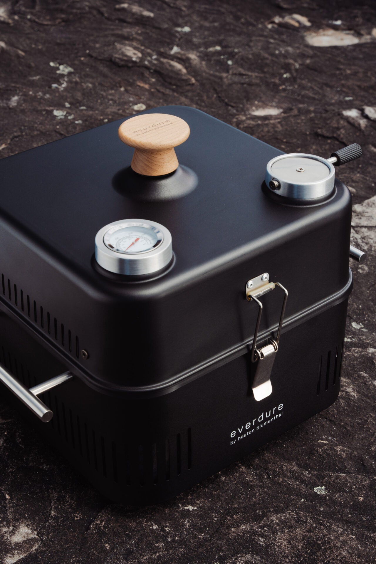 Everdure CUBE™ 360 Portable Charcoal BBQ | Charcoal BBQs NZ | Everdure NZ | Charcoal,portable | Outdoor Concepts