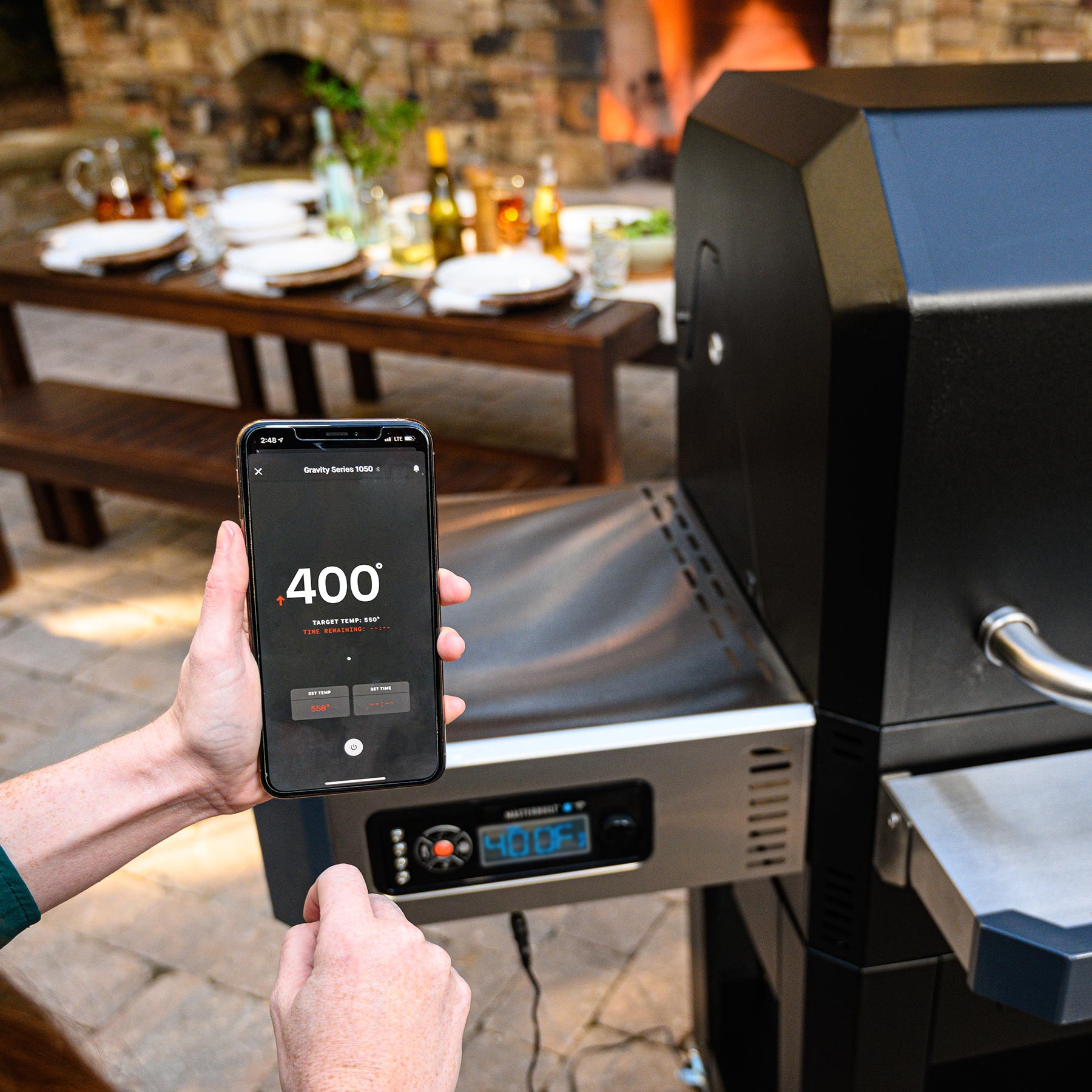 Masterbuilt Gravity Series™ 1050 Digital Charcoal Grill & Smoker | Smokers & Charcoal BBQs NZ | Masterbuilt NZ | Charcoal,Smokers | Outdoor Concepts