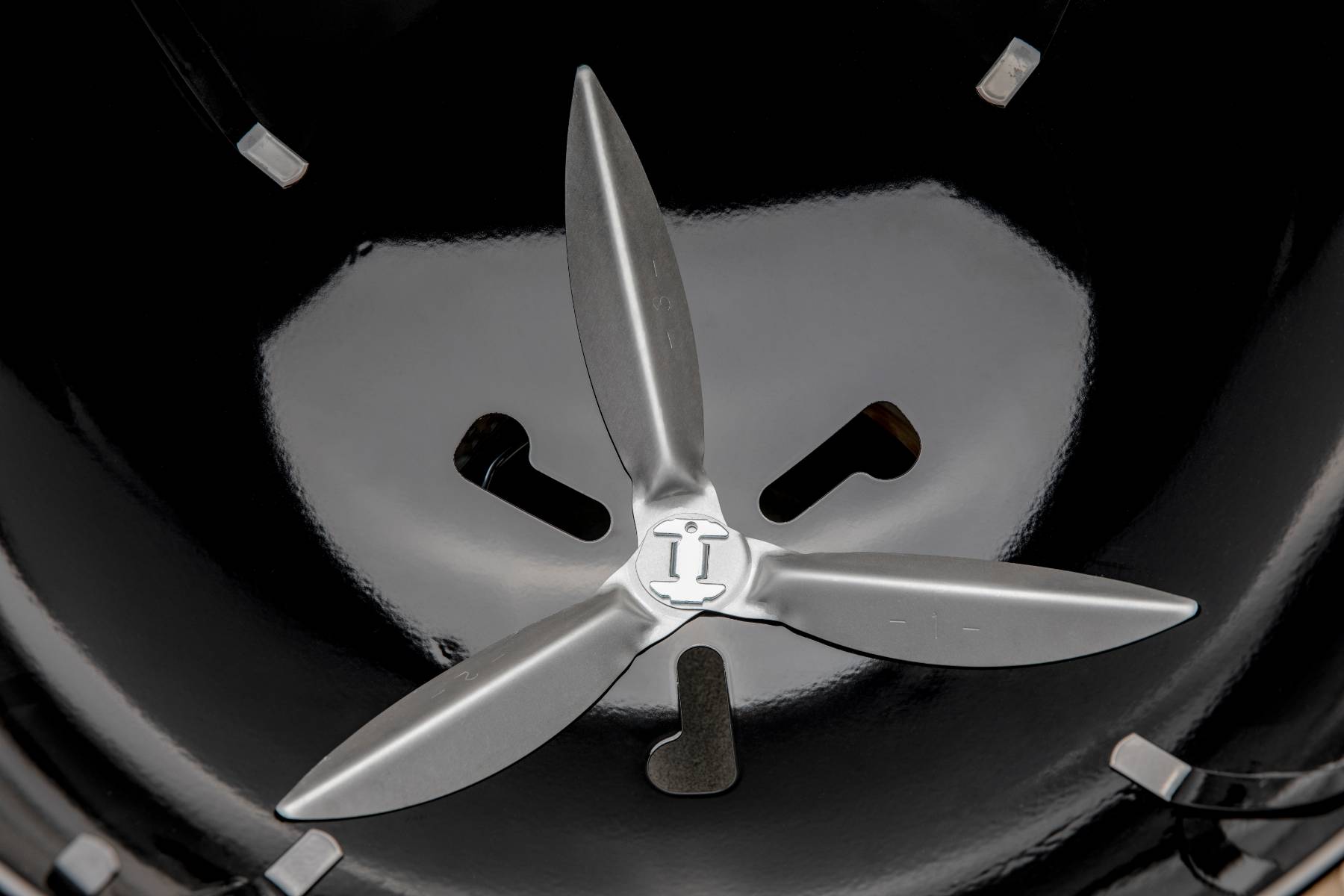 Weber 57cm Master Touch Kettle | Charcoal BBQs NZ | Weber NZ | Charcoal | Outdoor Concepts