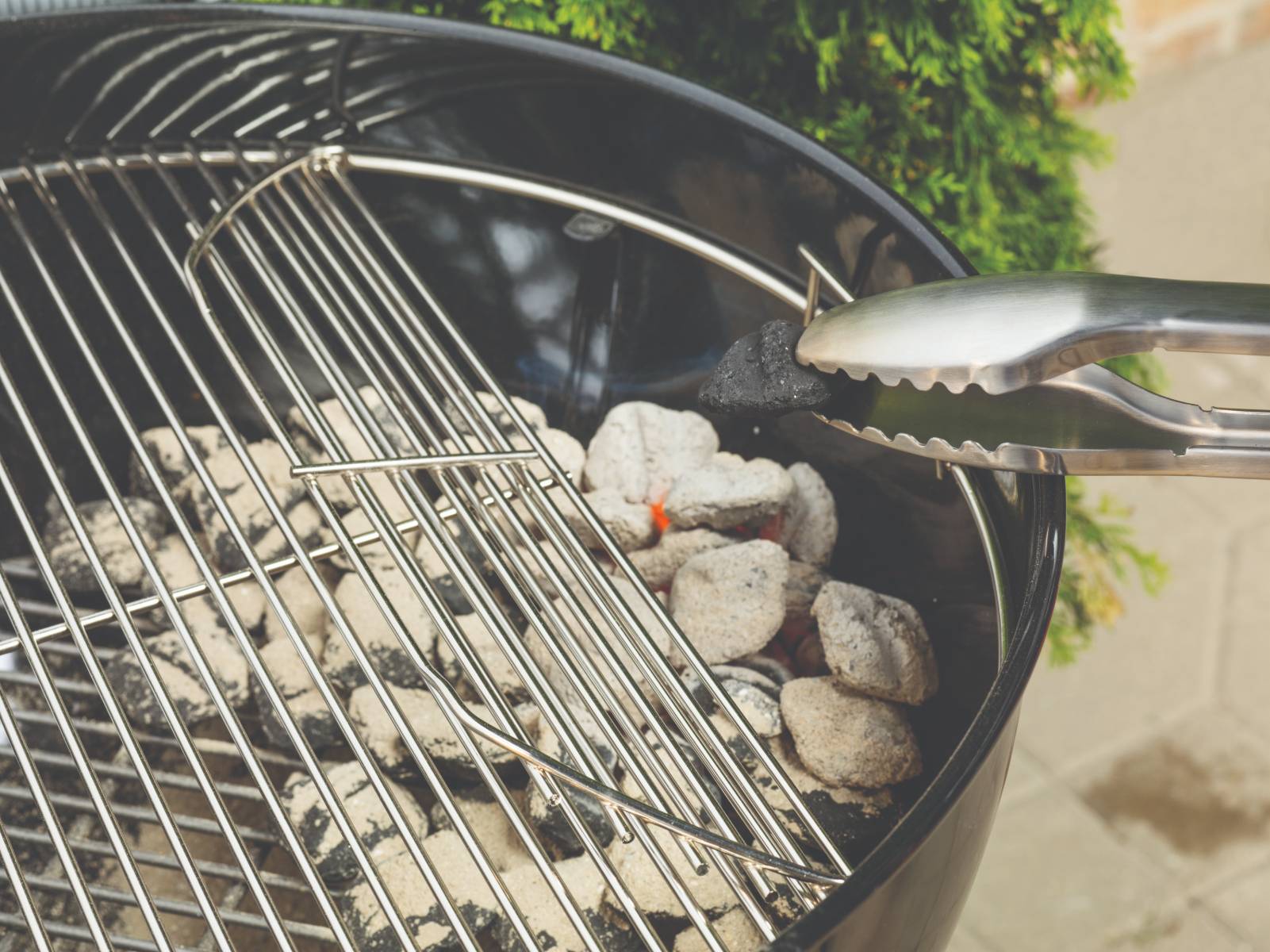 Weber 57cm Original Premium Kettle | Charcoal BBQs NZ | Weber NZ | Charcoal | Outdoor Concepts