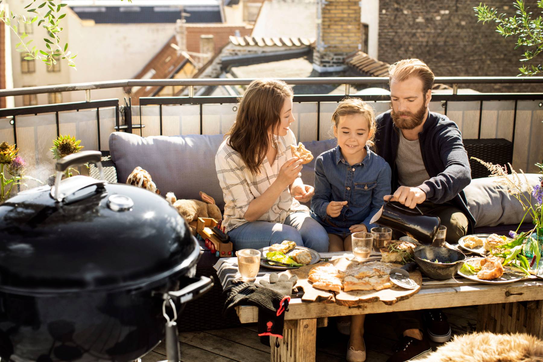 Weber 57cm Original Premium Kettle | Charcoal BBQs NZ | Weber NZ | Charcoal | Outdoor Concepts