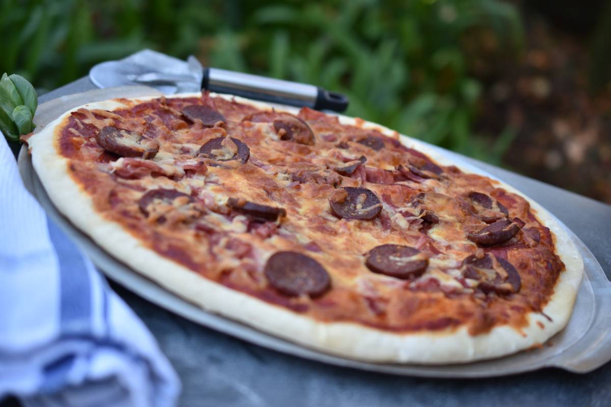 Weber Easy-Serve Pizza Tray | BBQ Hotplates, Griddles, Racks & Baskets NZ | Weber NZ | Accessories,BBQ Accessories,cooking surface | Outdoor Concepts