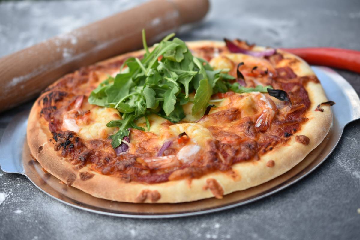 Weber Easy-Serve Pizza Tray | BBQ Hotplates, Griddles, Racks & Baskets NZ | Weber NZ | Accessories,BBQ Accessories,cooking surface | Outdoor Concepts