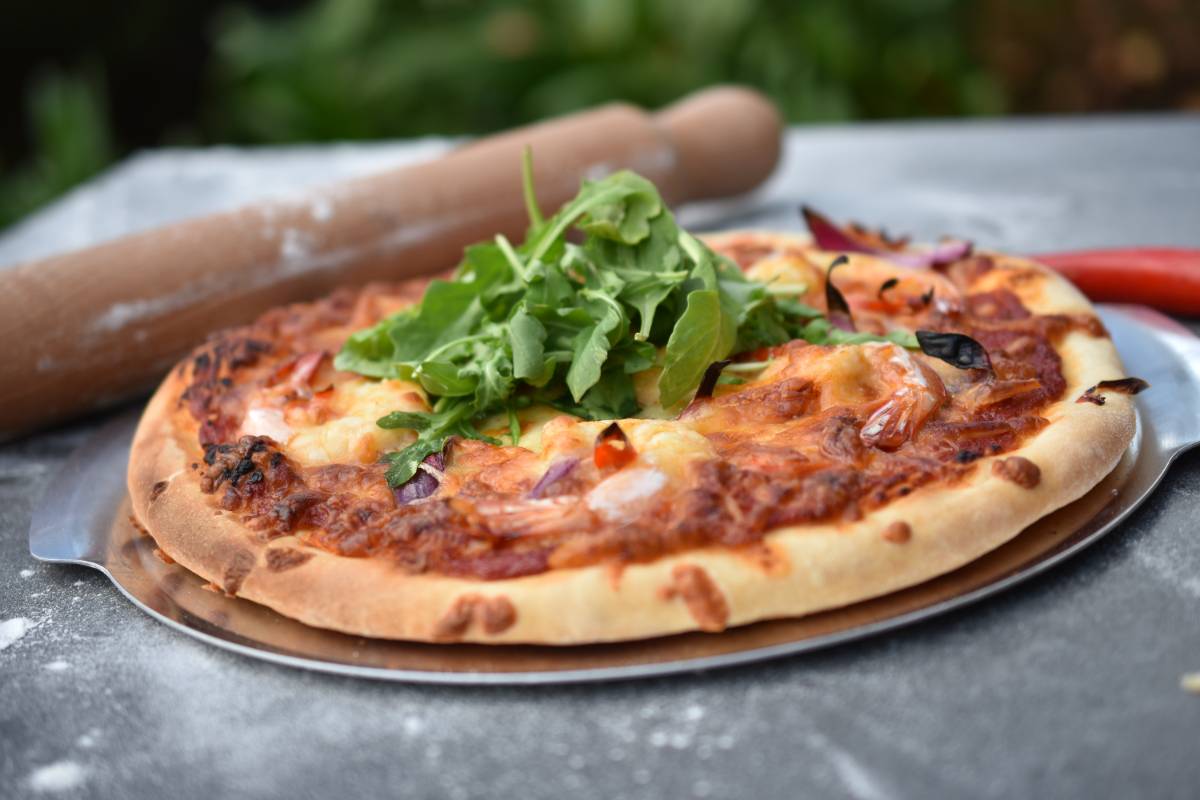 Weber Easy-Serve Pizza Tray | BBQ Hotplates, Griddles, Racks & Baskets NZ | Weber NZ | Accessories,BBQ Accessories,cooking surface | Outdoor Concepts